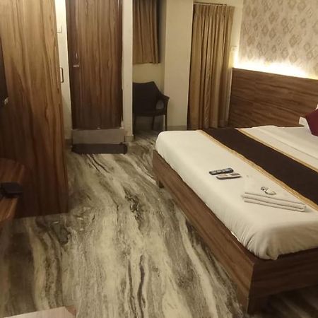 Hotel Raj Meridian, Tambaram 钦奈 外观 照片