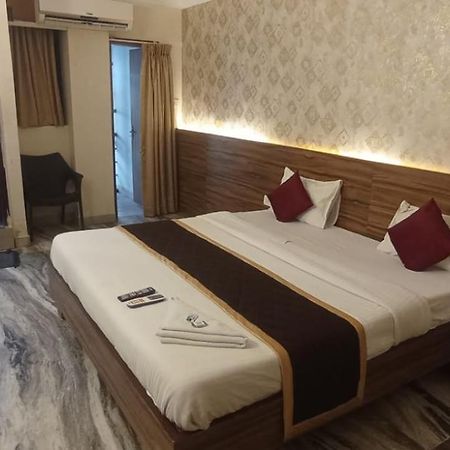 Hotel Raj Meridian, Tambaram 钦奈 外观 照片