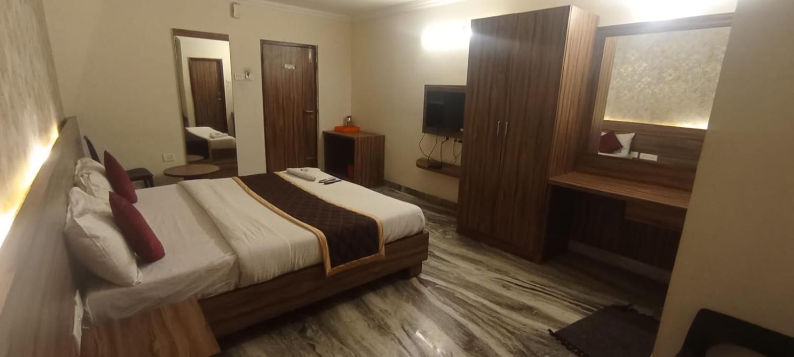 Hotel Raj Meridian, Tambaram 钦奈 外观 照片